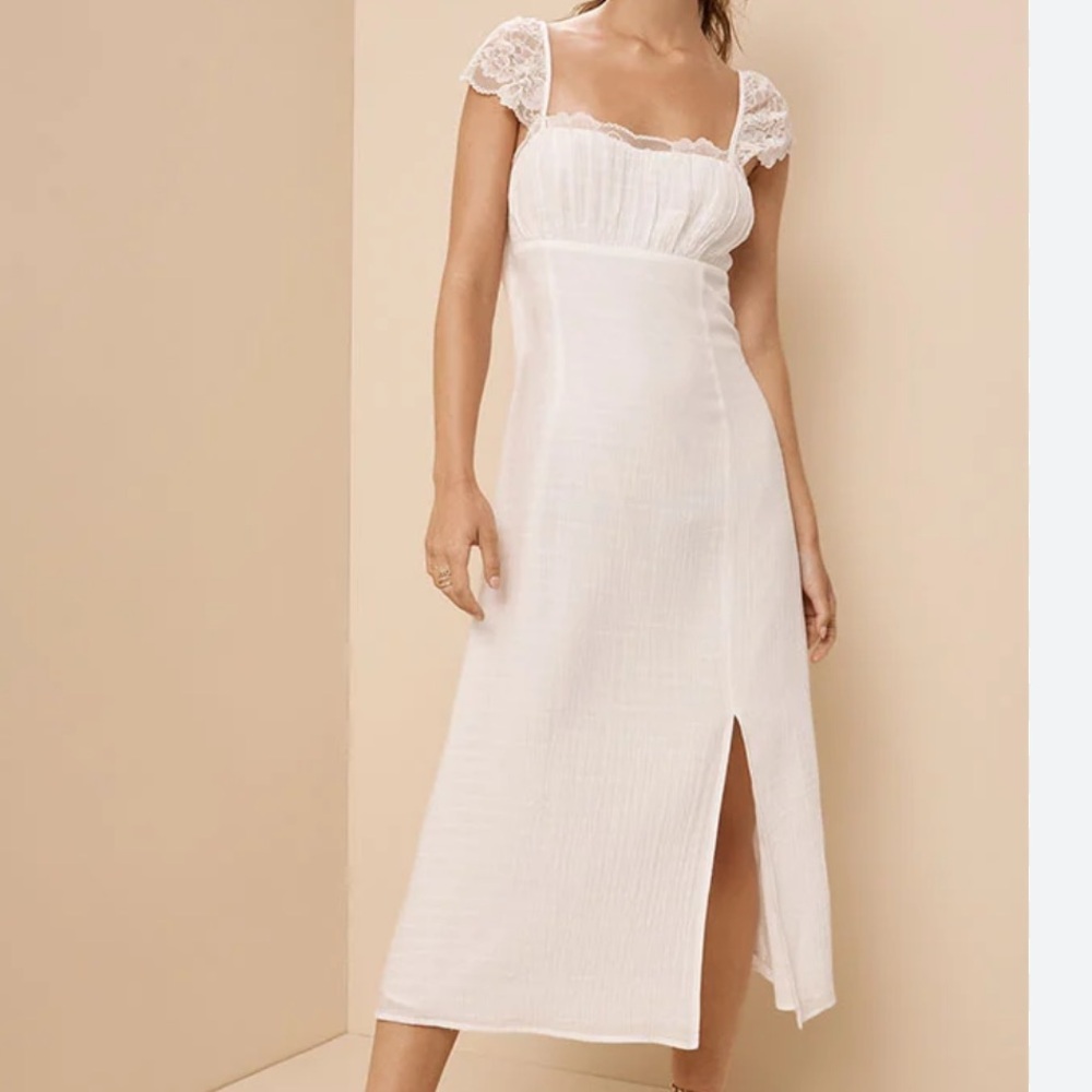 Chic White Lace Chemise